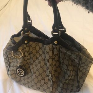 - Gucci purse
